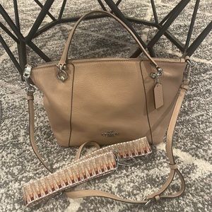 EUC Coach Pebbled Leather Crossbody w/extra strap